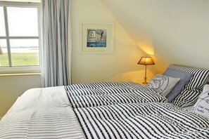 Room - Holiday home in Breege with swimming pool (Breege)