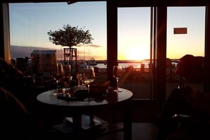 Dining - Holiday home in Breege with swimming pool (Breege)