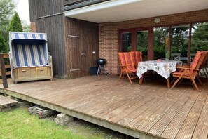 Outdoor dining - Holiday apartment with 3 bedrooms (Glücksburg)