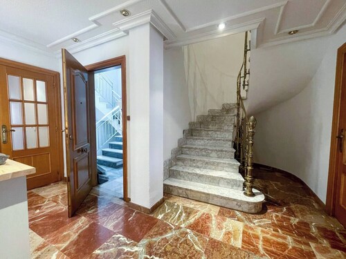 2-story duplex, 220 sq m / Air conditioning / Elche historic center / Family-friendly