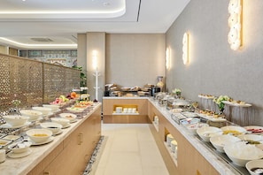 Free daily buffet breakfast