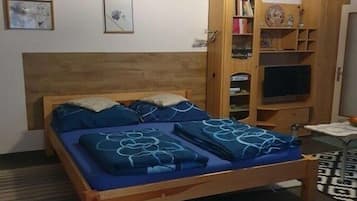 Bügeleisen/Bügelbrett, kostenloses WLAN, Bettwäsche