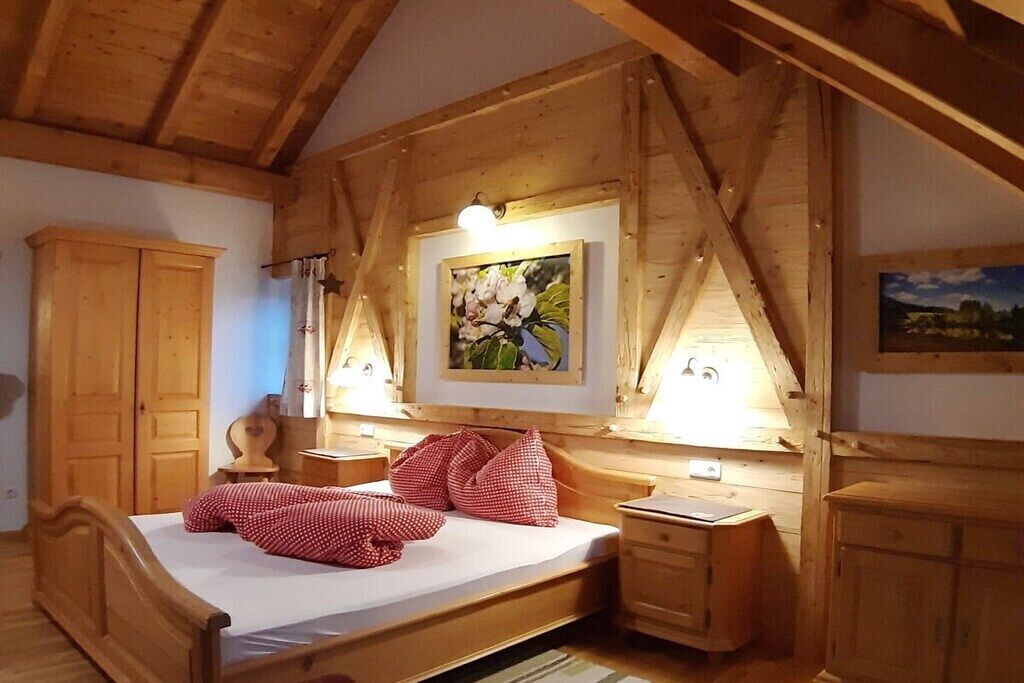 2 Schlafzimmer, Schreibtisch, Bügeleisen/Bügelbrett, Reisekinderbett