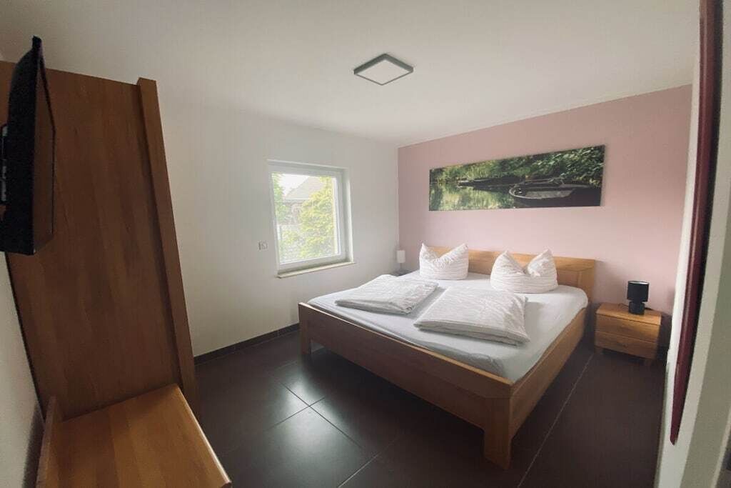 2 Schlafzimmer, Reisekinderbett, kostenloses WLAN