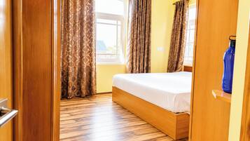 Family Double Room, Air conditioning | Hypo-allergenic bedding, desk, soundproofing, free WiFi