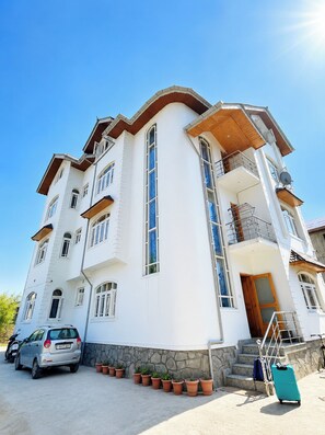 Ngoại thất
