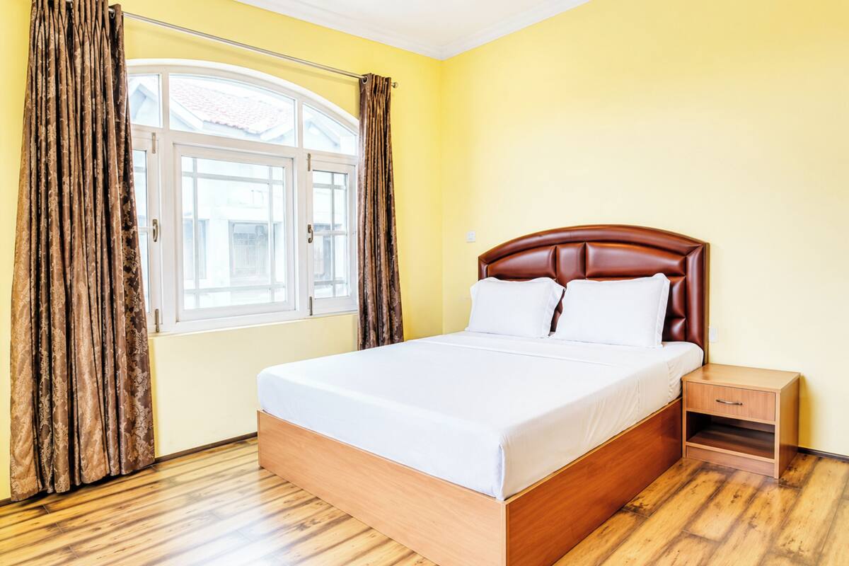 Deluxe Double Room | Peralatan tempat tidur hipoalergenik, meja, kalis bunyi, Wi-fi percuma 
