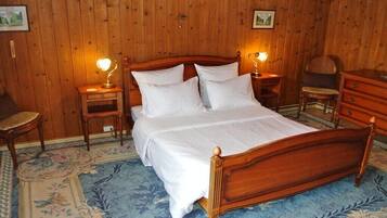 3 chambres, fer et planche à repasser, lit parapluie, Wi-Fi gratuit