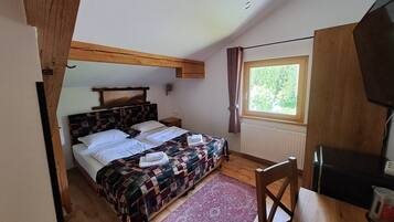 6 bedrooms, WiFi, bed sheets