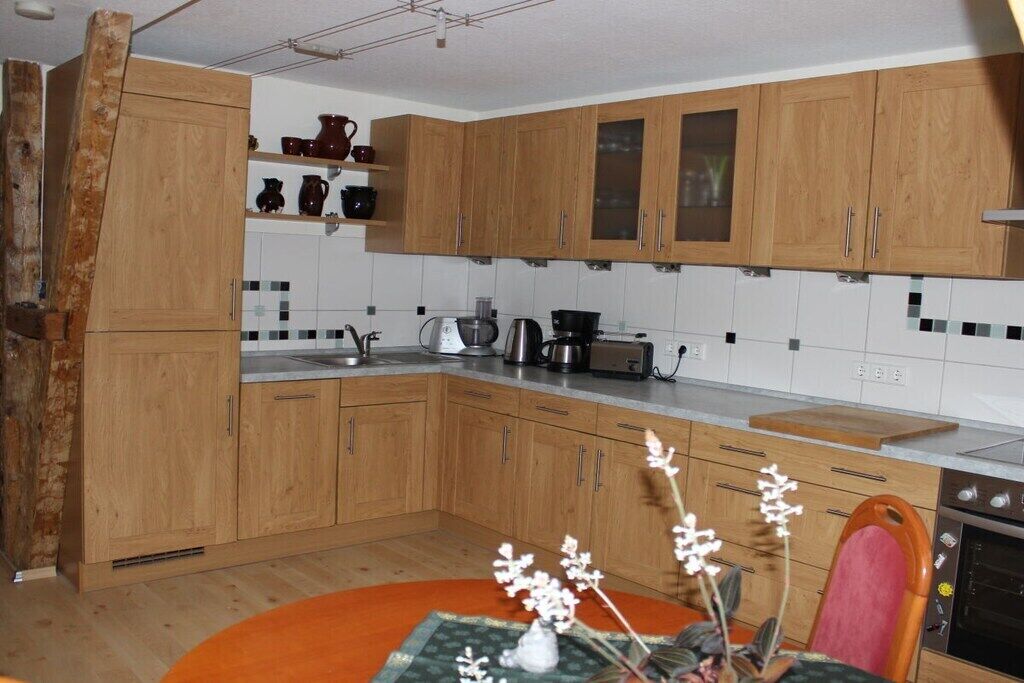 Kühlschrank, Mikrowelle, Herdplatte, Geschirrspüler