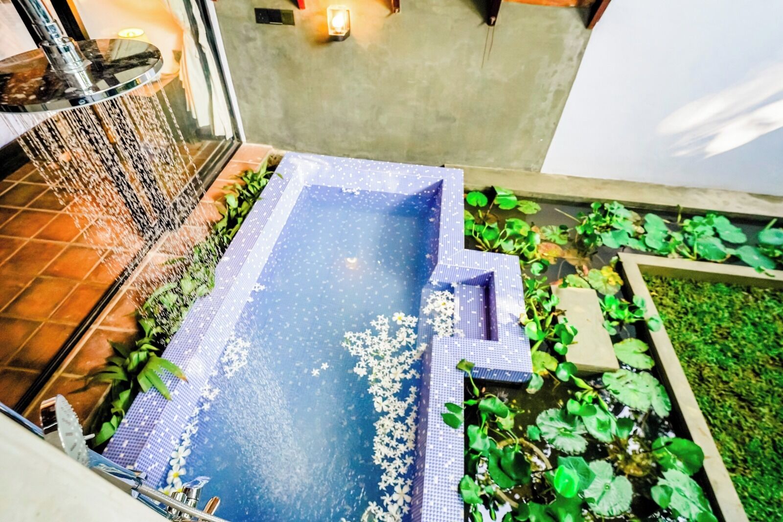 Deluxe Double Room, River View | Kolam renang | Kolam renang terbuka 