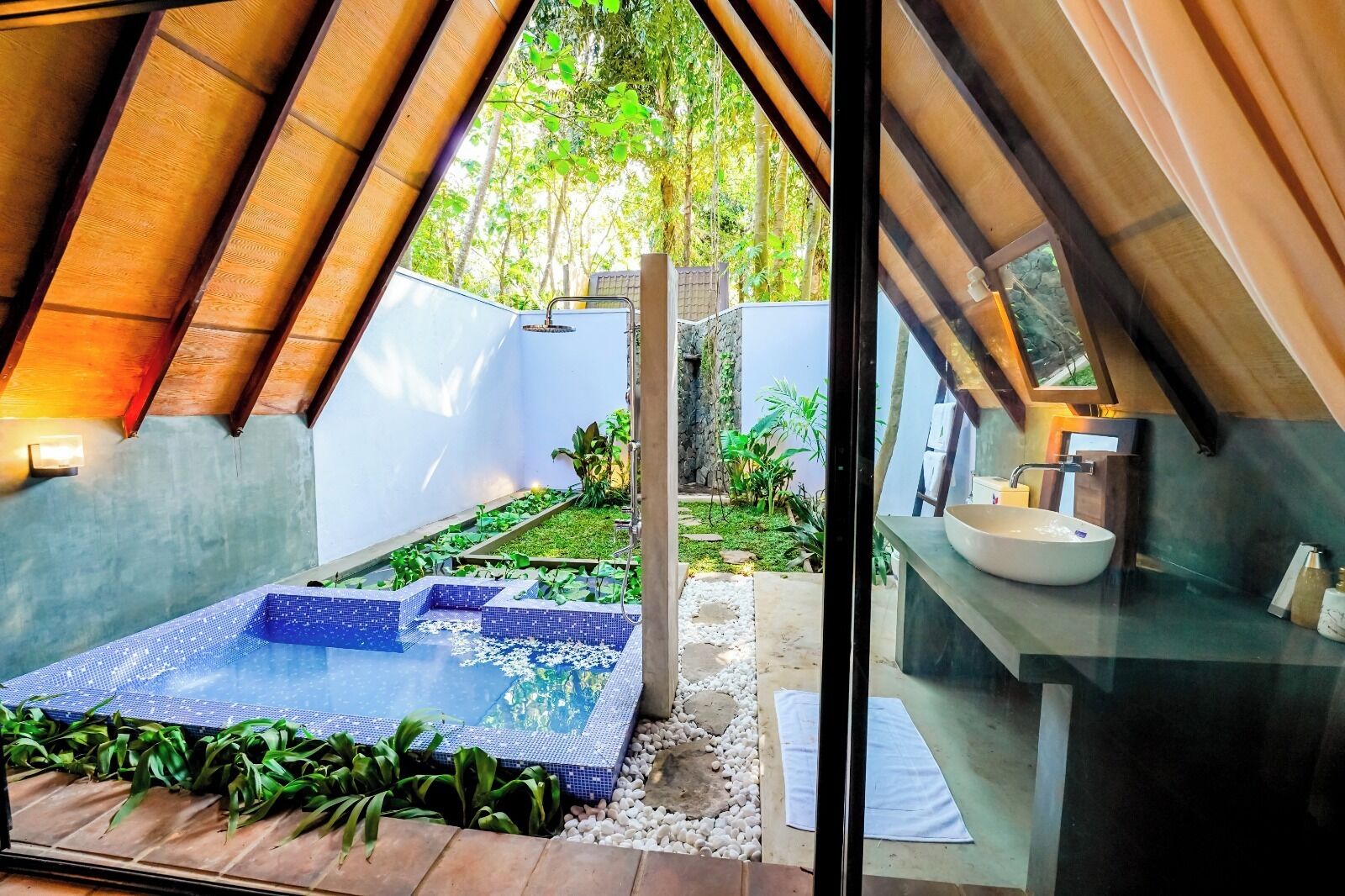 Deluxe Double Room, River View | Spa