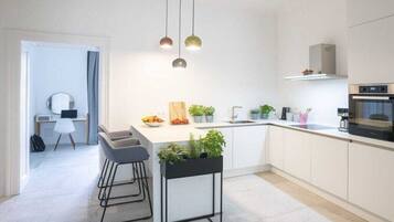 Kühlschrank, Ofen, Herdplatte, Geschirrspüler