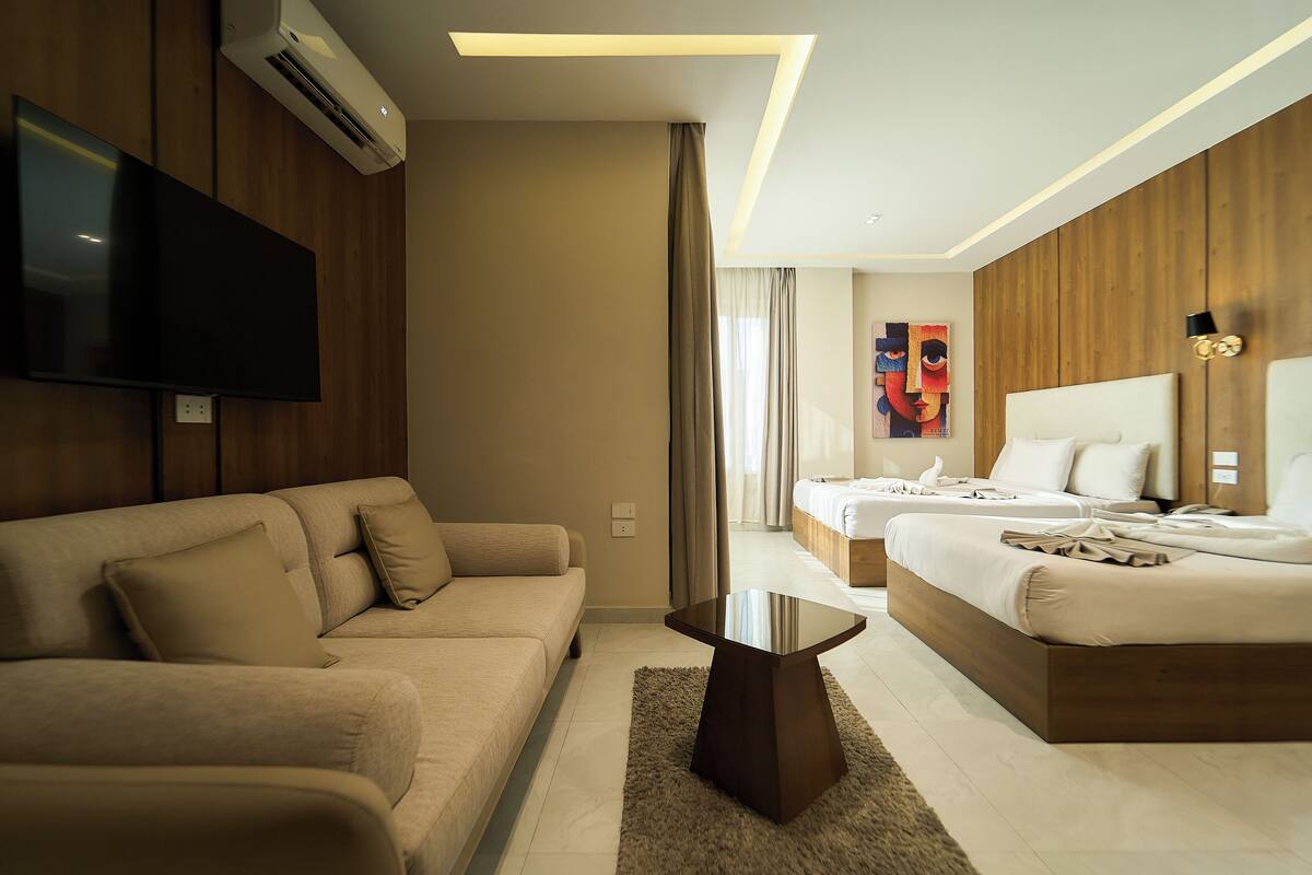Sábanas de algodón egipcio, ropa de cama de alta calidad y minibar 