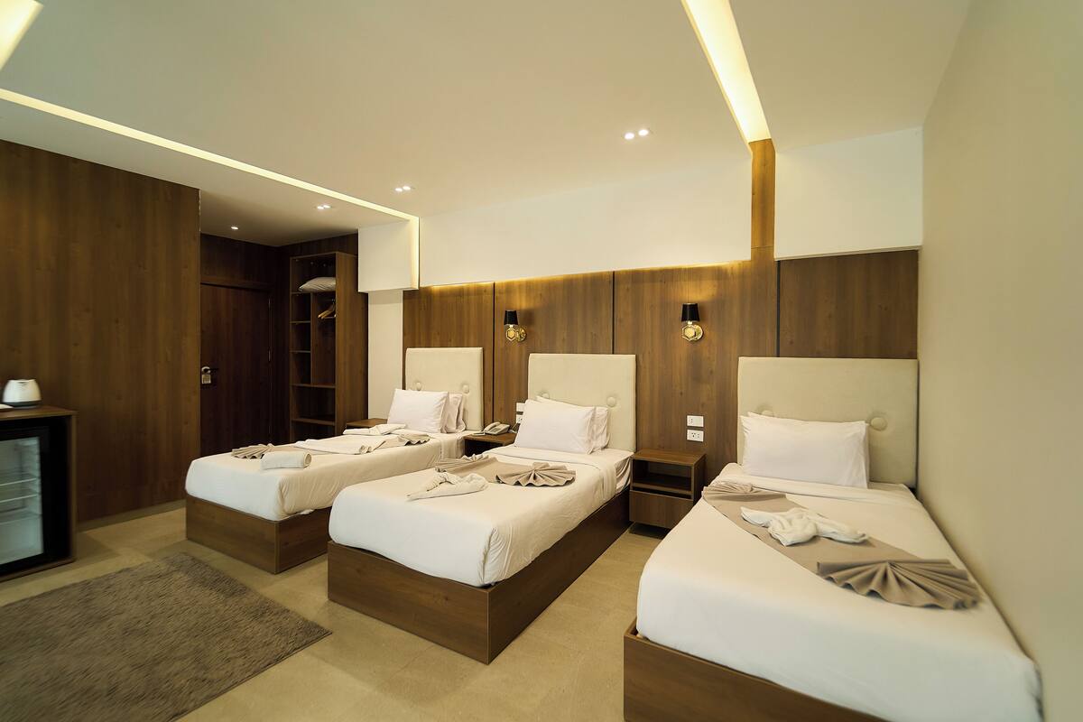 Sábanas de algodón egipcio, ropa de cama de alta calidad y minibar 
