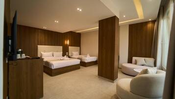 Junior Suite With Jacuzzi - Panoramic Pyramids View | In-room safe, desk, soundproofing, iron/ironing board
