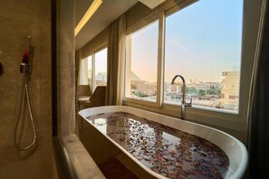 Junior Suite, Mountain View | Bathroom - Kemet Pyramids View Hotel (Giza)