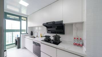 Departamento superior, para no fumadores, vista a la ciudad | Cocina privada