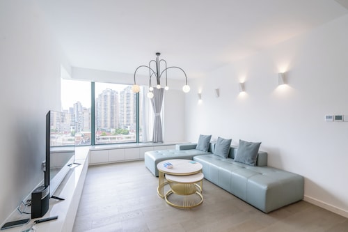 Tyms 3BR 2BA Family Serviced Apt