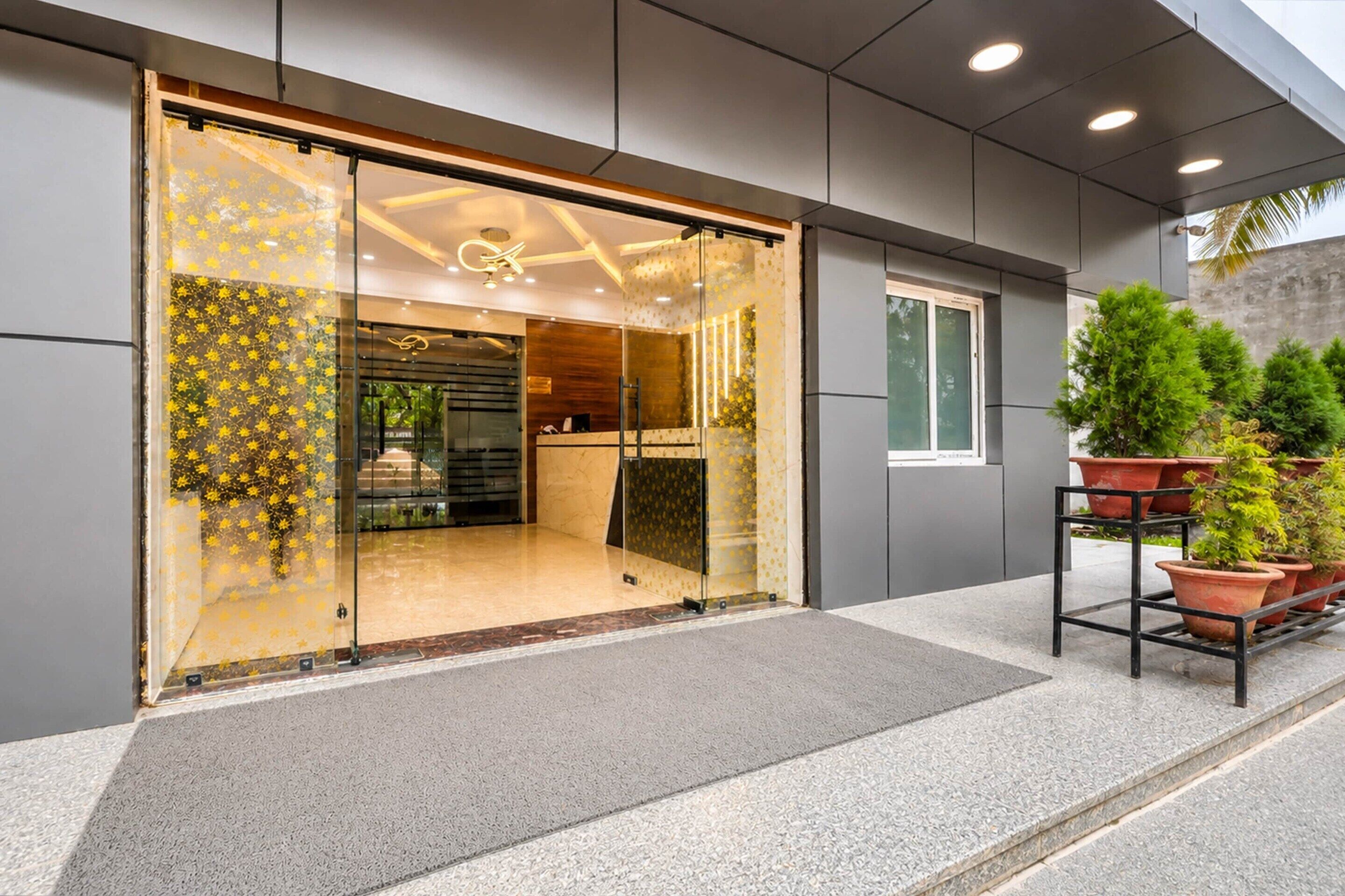 House | Reception