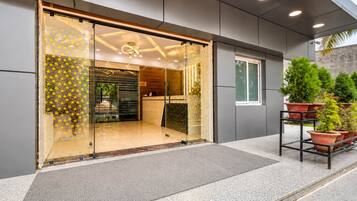 House | Reception