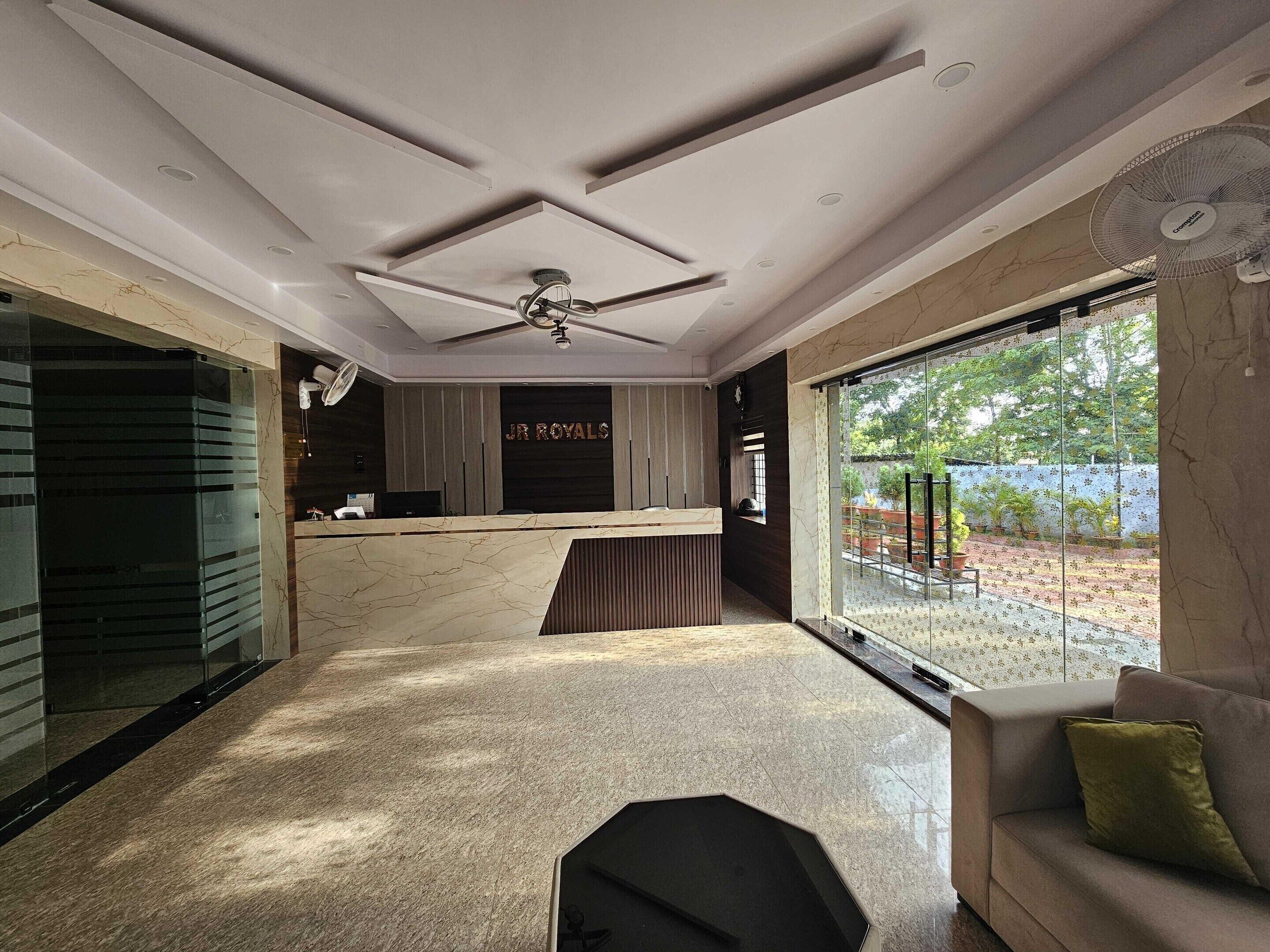 Hus | Lobby