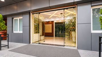 House | Reception