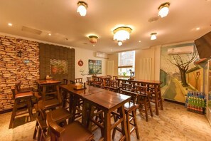 Dining - Happy Dragon Alley Hotel-Forbidden City (Beijing)