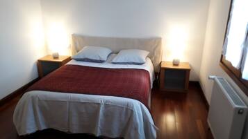 Tabla de planchar con plancha