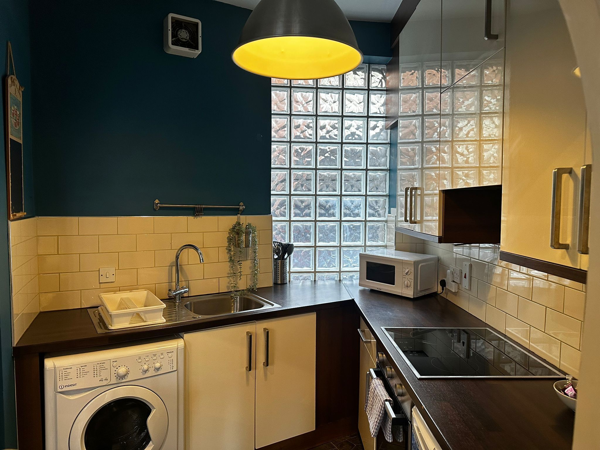 Appartement, 2 chambres, cuisine | Cuisine privée | Grand réfrigérateur, micro-ondes, four, plaque de cuisson