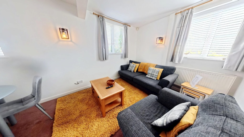 Harvest - A Cottage That Sleeps 4 Guests In 2 Bedrooms With Mediterranean Courtyard - Yorkshire