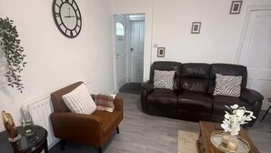 Living area - House Sleeps 8 With Parking (Nottingham)