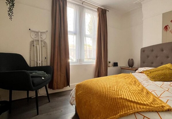 4 bedrooms, free WiFi, bed sheets
