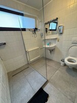 Habitación triple Confort | Baño