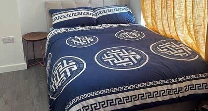 House Sleeps 6 With Parking