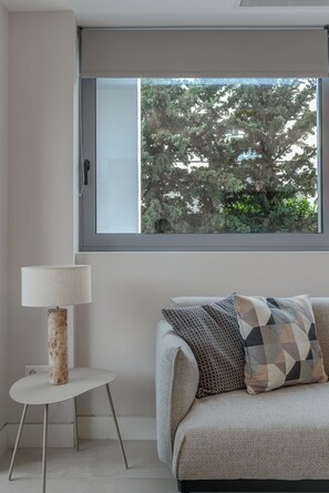 Living area - Spacious Riviera Apartment Walk to Beach & Cafés (Voula)