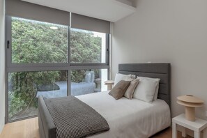Room - Spacious Riviera Apartment Walk to Beach & Cafés (Voula)