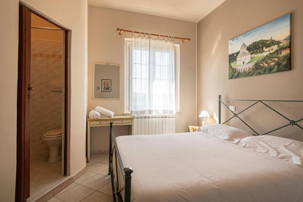 Blackout curtains, soundproofing, free WiFi