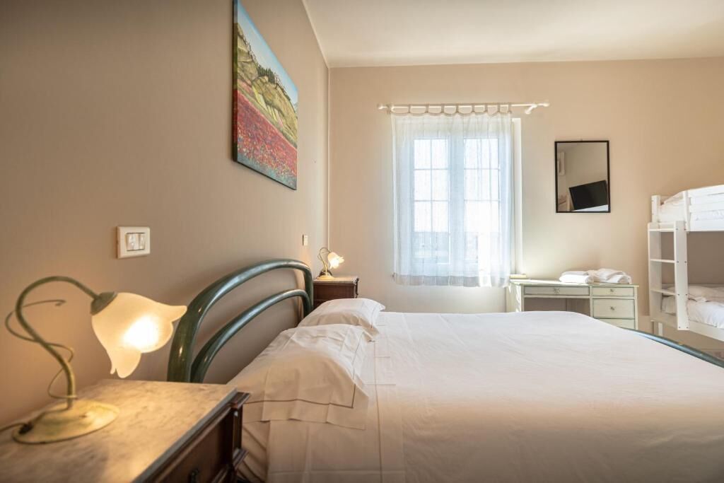 Blackout curtains, soundproofing, free WiFi