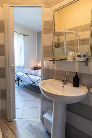 Bathroom - Agriturismo Torre Quadrana (Umbria)