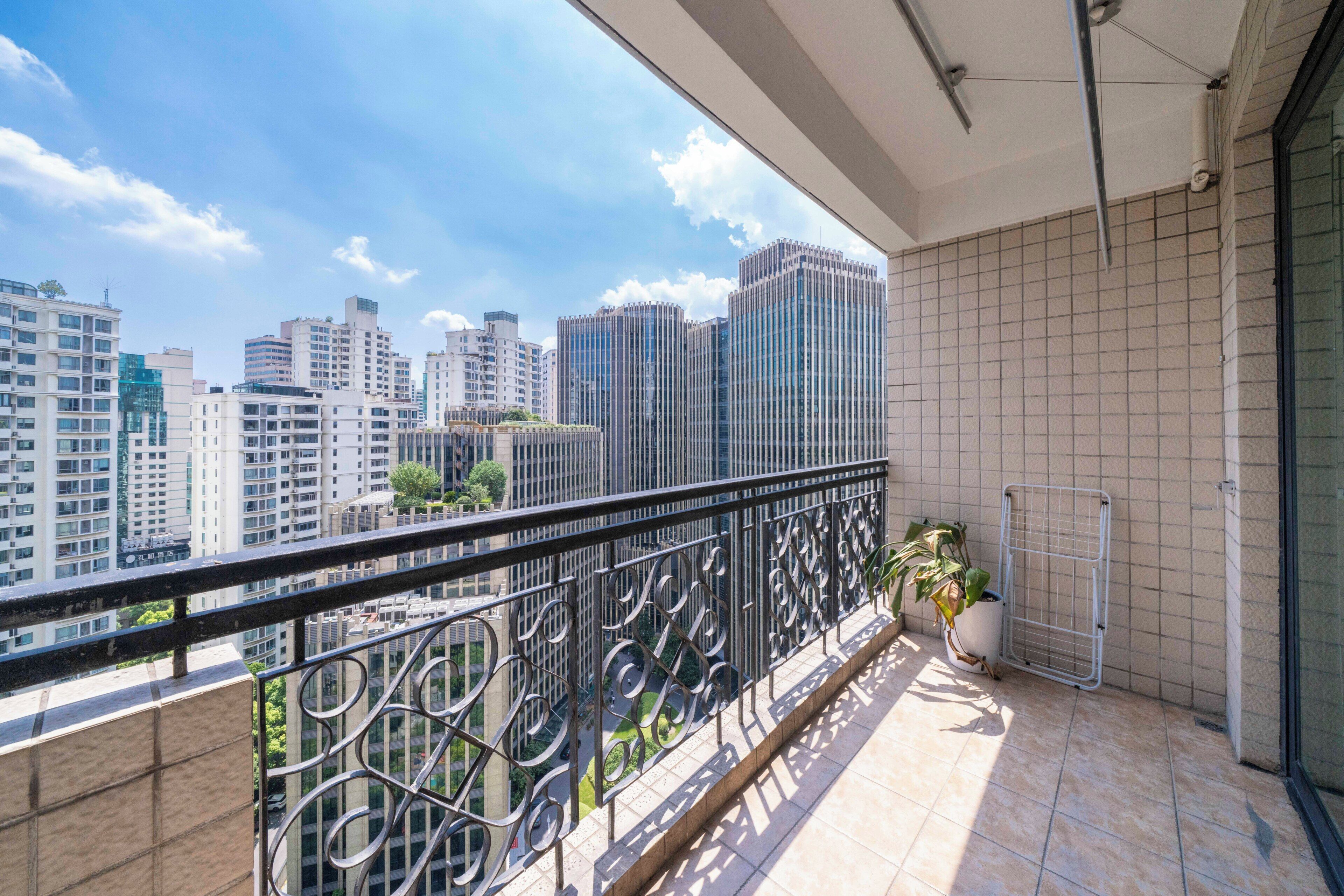Family Apartment, 2 Bedrooms, Air conditioning, City View | Property grounds