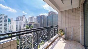 Family Apartment, 2 Bedrooms, Air conditioning, City View | Property grounds