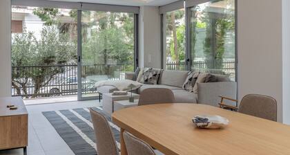 Private Pool Villa | Walk to Beach & Voula Square