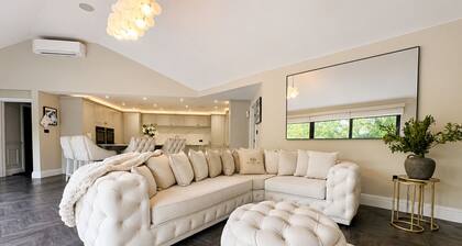 Rochester Retreat, Spacious 5 Bedroom House