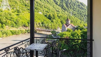 Deluxe Double Room | Outdoor dining