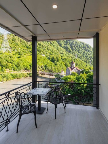 Riverside Hotel & Restaurant Adjara