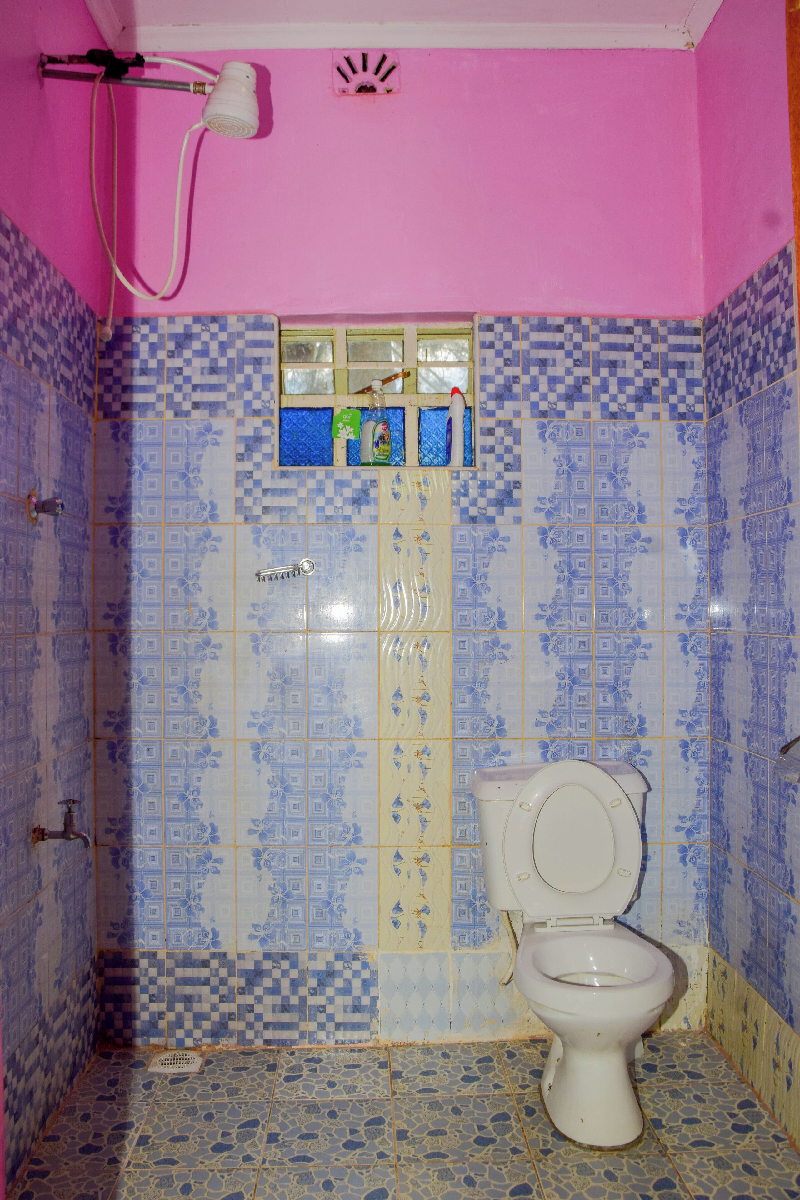 Bathroom | Shower, towels, soap, shampoo