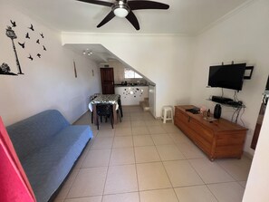 Apartamento, 2 quartos | Área de estar