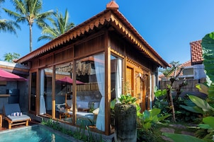 Honeymoon Villa, Pool View | In-room safe, laptop workspace, blackout curtains, soundproofing