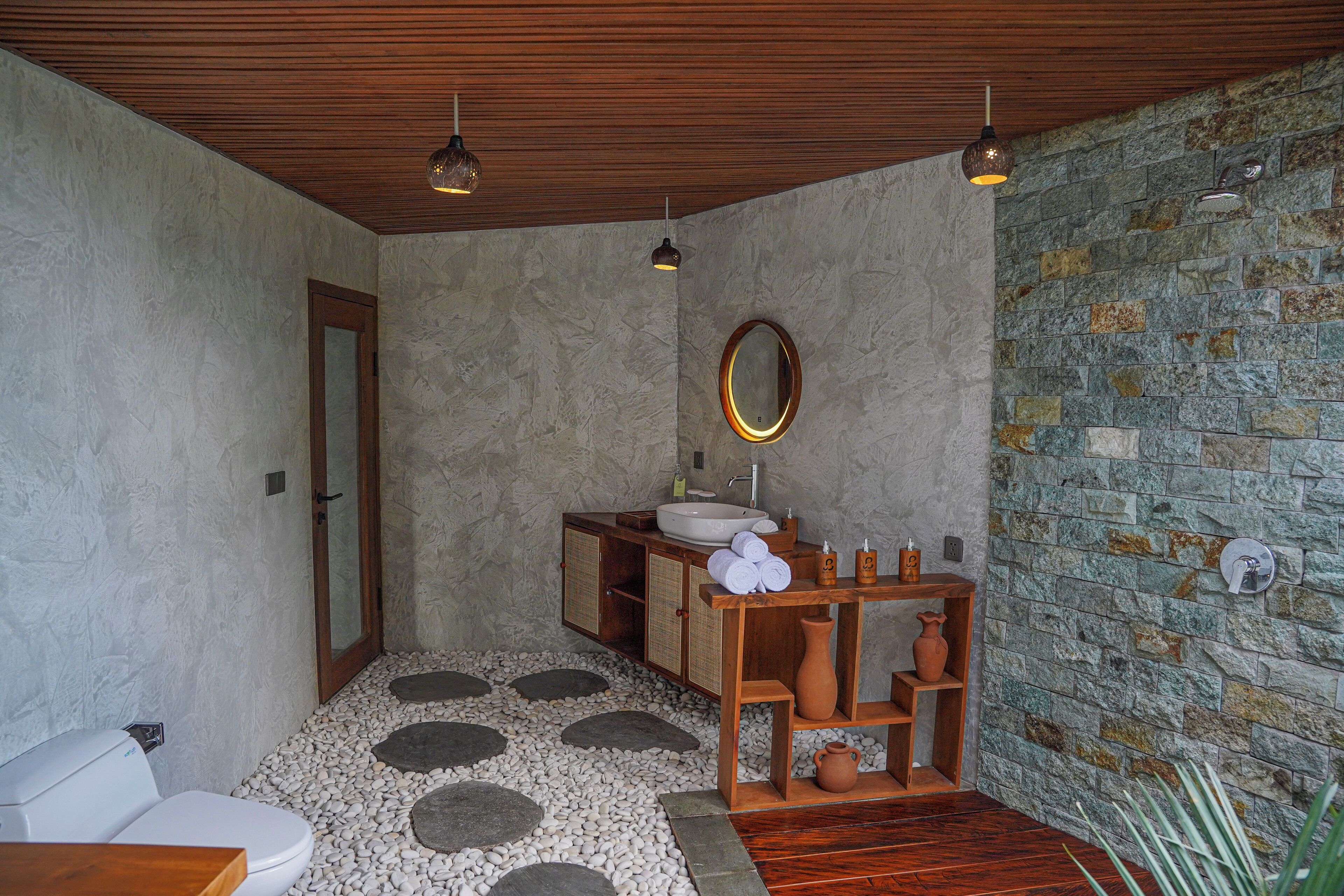 Honeymoon Villa, Pool View | Bathroom | Separate bathtub and shower, hair dryer, slippers, towels